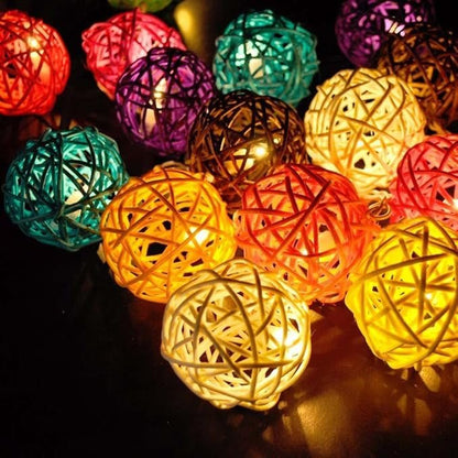 1 Set of Multi Coloured 5cm Rattan Cane 50 Ball Battery Powered LONG 5m String Lights Christmas Gift Home Wedding Party Bedroom Decoration Table Centrepiece - casaculinary