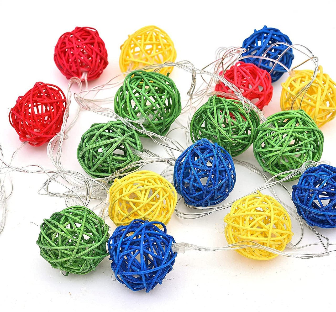 1 Set of Multi Coloured 5cm Rattan Cane 50 Ball Battery Powered LONG 5m String Lights Christmas Gift Home Wedding Party Bedroom Decoration Table Centrepiece - casaculinary