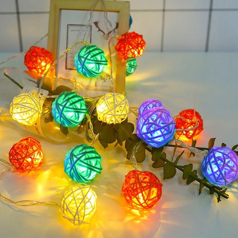 1 Set of Multi Coloured 5cm Rattan Cane 50 Ball Battery Powered LONG 5m String Lights Christmas Gift Home Wedding Party Bedroom Decoration Table Centrepiece - casaculinary